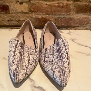 Sexy snakeskin pointed toe Cole Hahn loafers size 5.5